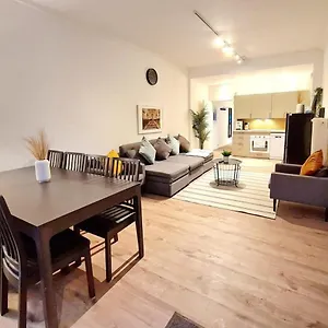 apartment-1-hamburg-winterhude.hamburg-hotels-de.com/